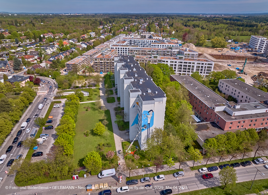 04.05.2023 - Luftbilder vom Alexisqaurtier und Pandion Verde in Neuperlach
